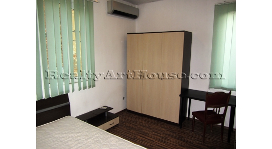 Стая под наем без хазяи, София, Център