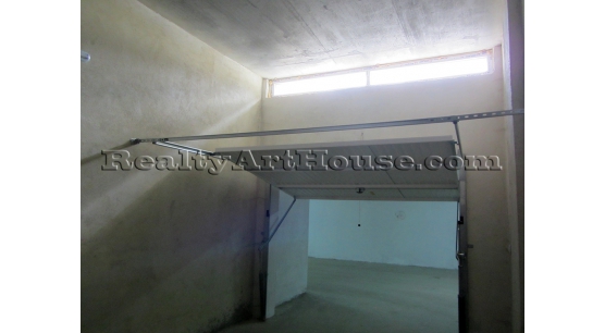 Подземен гараж