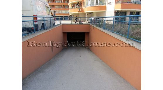 Подземен гараж