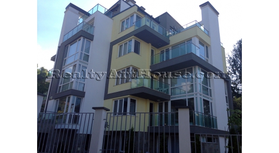 3-стаен обзаведен апартамент в нова сграда