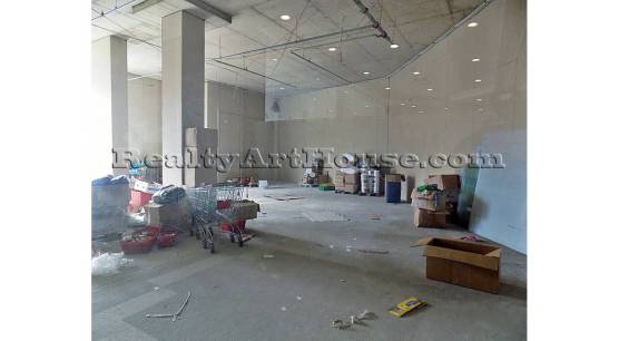 Голямо отворено помещение в търговско-офисен център