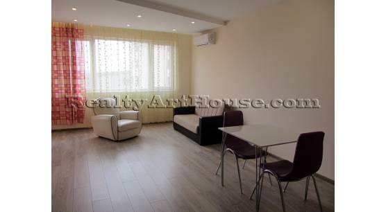 2-стаен луксозен напълно завършен обзаведен апартамент в тих, комуникативен район.