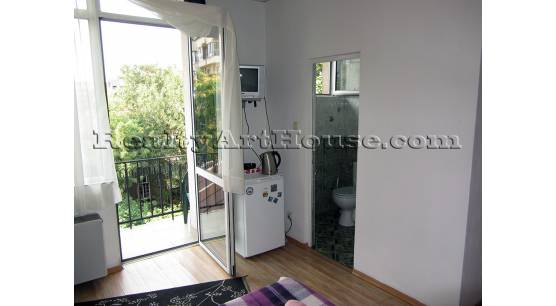 1-стаен апартамент с тераса и баня с вана