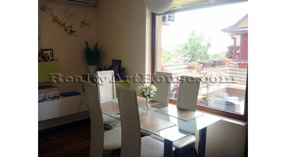 3-стаен апартамент в затворен комплекс с басейн