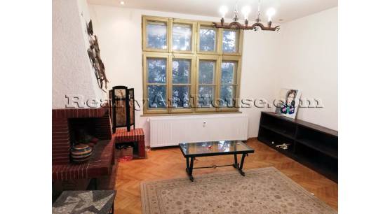 2-стаен атрактивен апартамент в старата част на София.