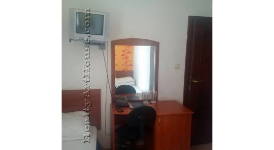 1-стаен апартамент на втори етаж. ул. Пиротска