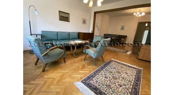 2-стаен непреходен апартамент с отделна кухня в центъра на София, ул. П Евтимий