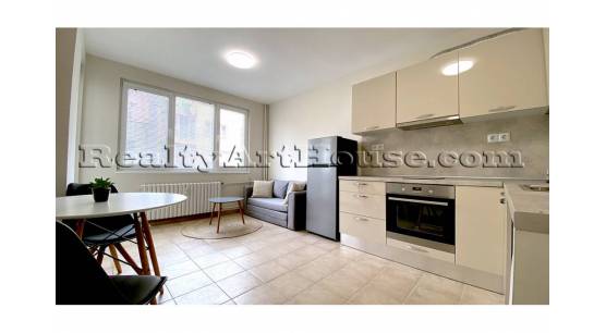 Уютен маломерен 2-стаен апартамент след ремонт.