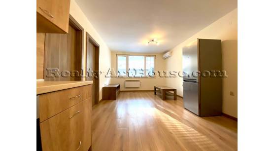 Уютен тристаен апартамент след ремонт до входа в Южния парк.