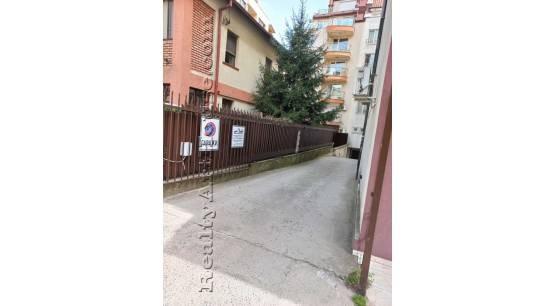 Подземен гараж кв. Хиподрума ул. Хан Пресиян №10